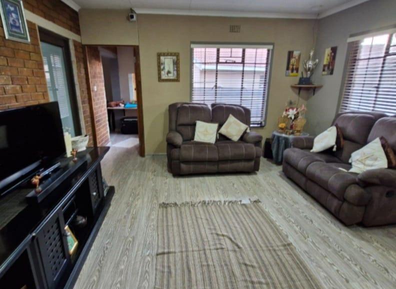 4 Bedroom Property for Sale in Vaal Park Ext 1 Free State